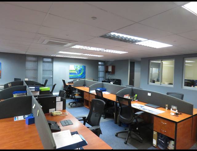305M² OFFICE TO LET IN SOMERSET WEST MALL TRIANGLE